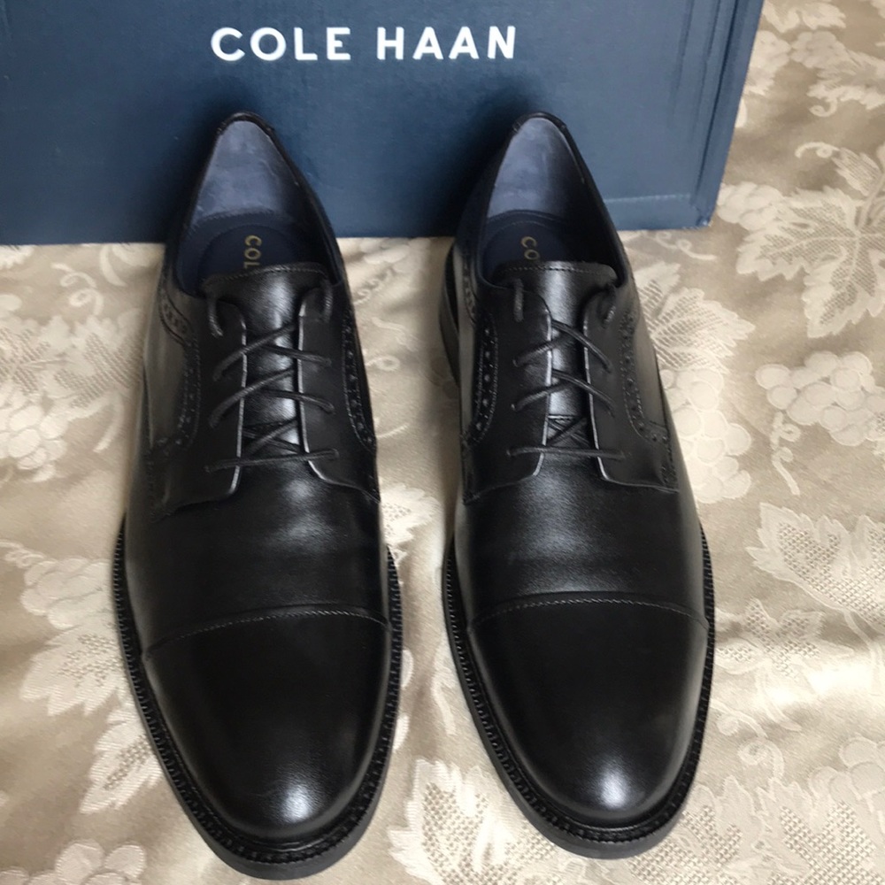 COLE HAAN Buckland Cap Toe Oxford - Picture 2 of 8